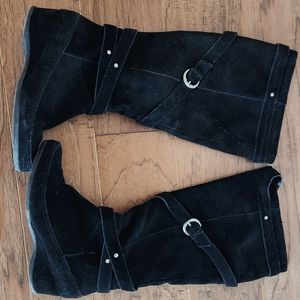 Size 6 suede boots